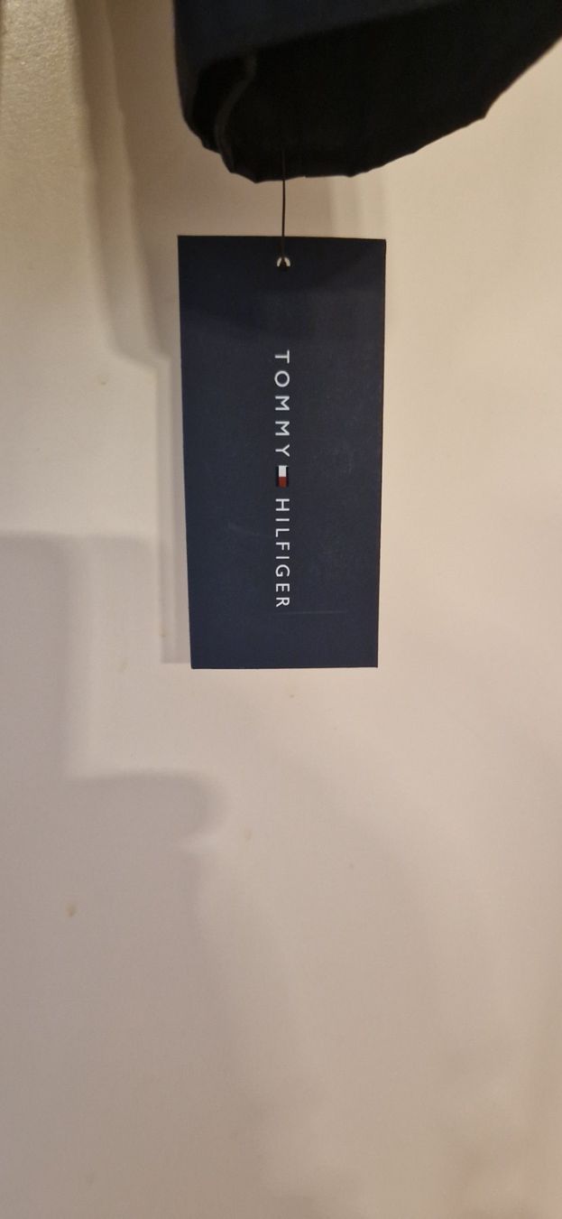 Tommy Hilfiger Jacken: Tommy Hilfiger Pittsburgh Penguins Anorak – Neu und originalverpackt aus Effretikon von American_Sportswear 3