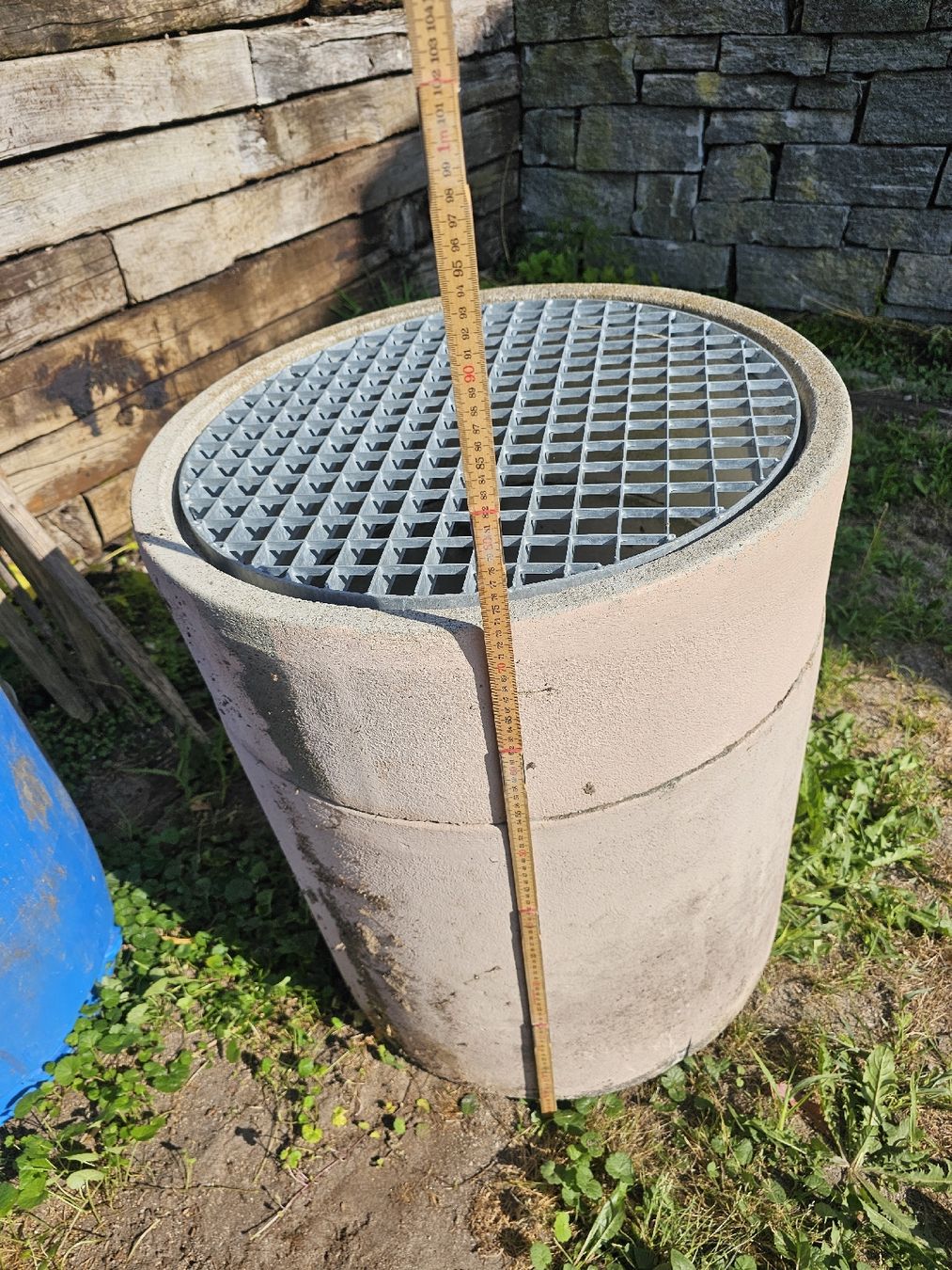Gitter & Roste: Betonschacht  mit Gitterrost – Gebraucht aus Bütschwil von luchsingerdominik 2