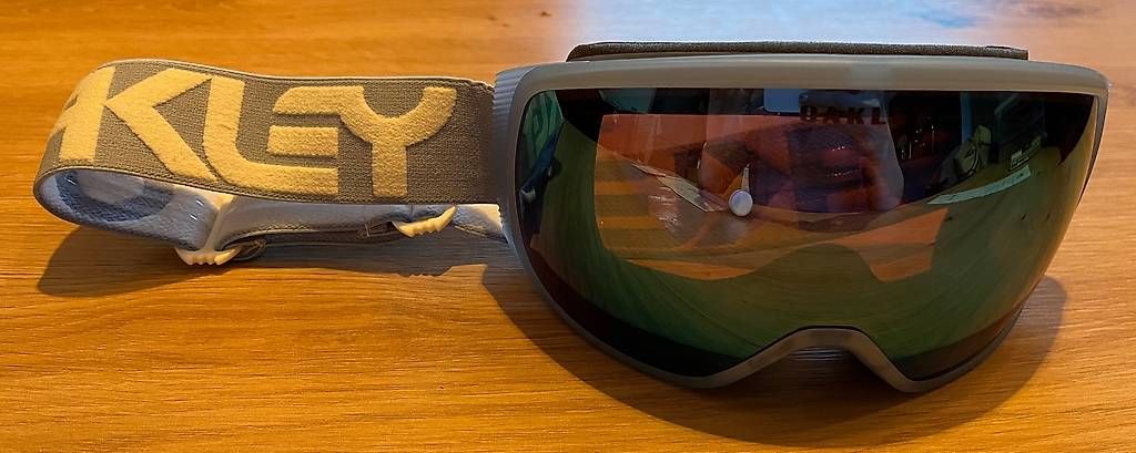 Occhiali & Lenti: Skibrille Oakley Flight Tracker XM hellblau – Usato da Münsingen venduto da cla_5v9c