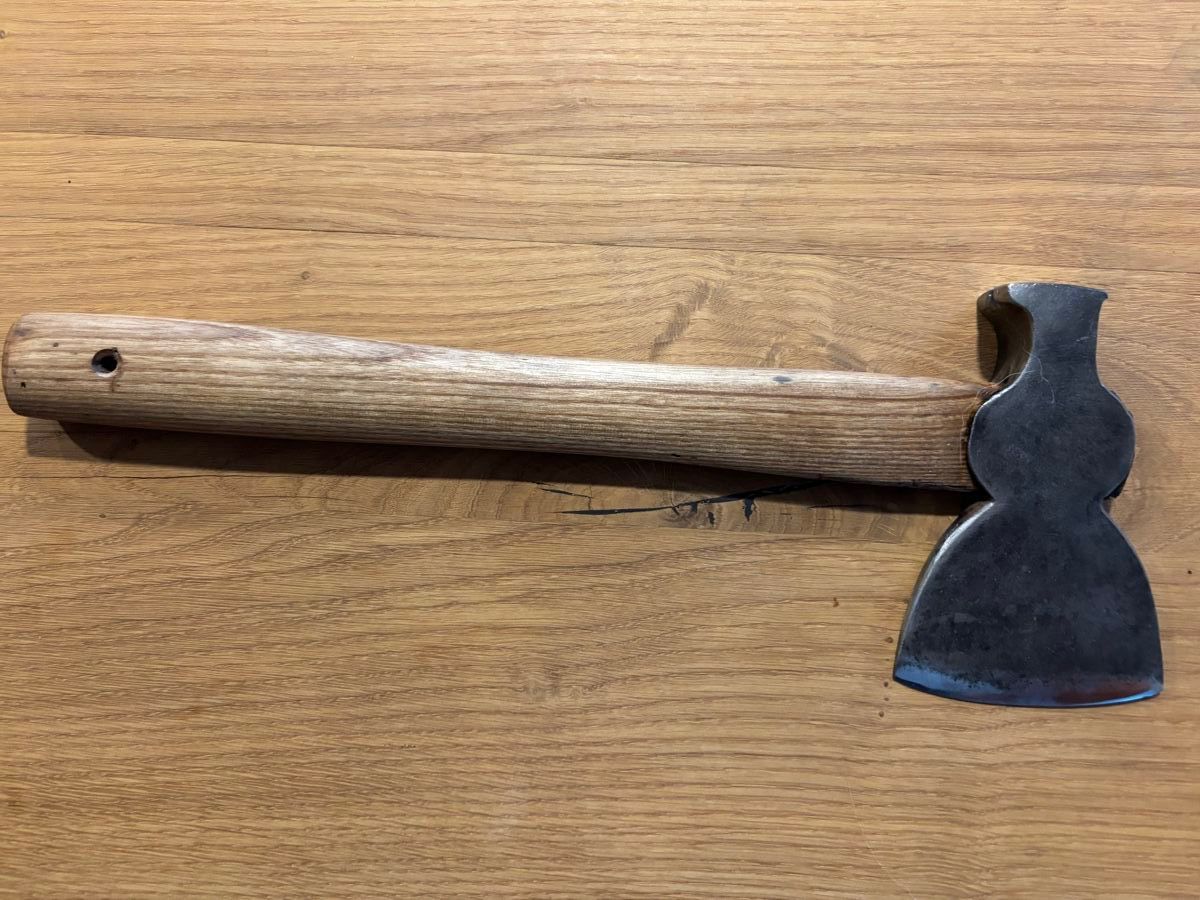 Alle Werkzeuge: Beil mit Holzgriff gebraucht 40 cm Laenge – Gebraucht aus Oberdorf NW von flufra 1