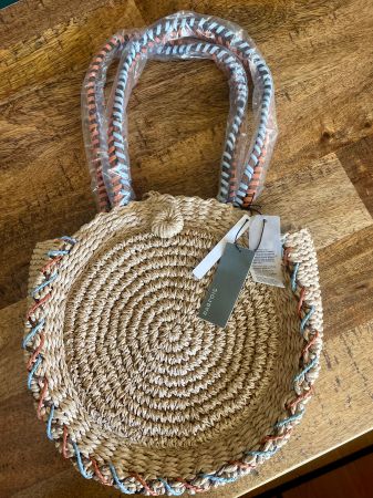 Sommertasche aus Stroh
