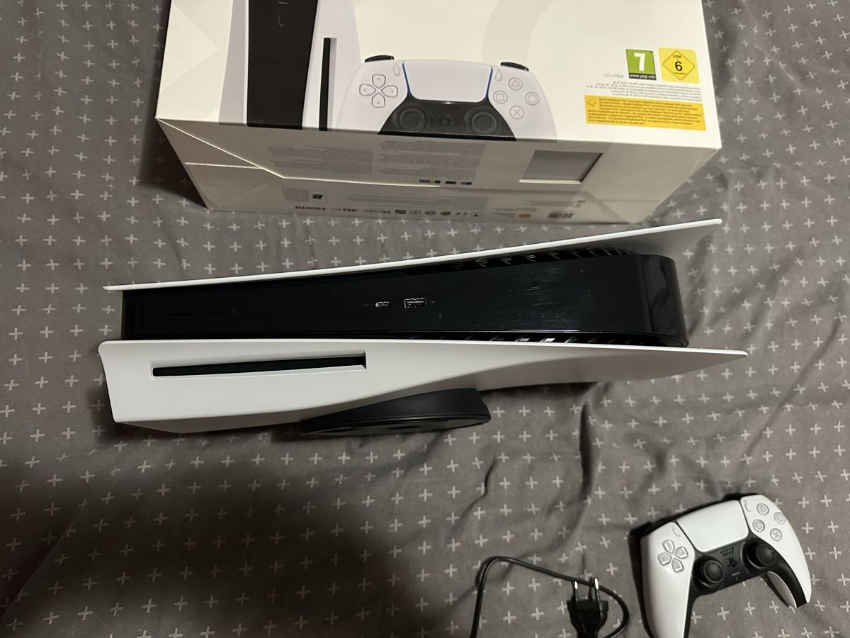 Sony Consoles: Auktion Sony PS5 version Disk ab 1.- – Défectueux à Quartino par DiloUsato 1