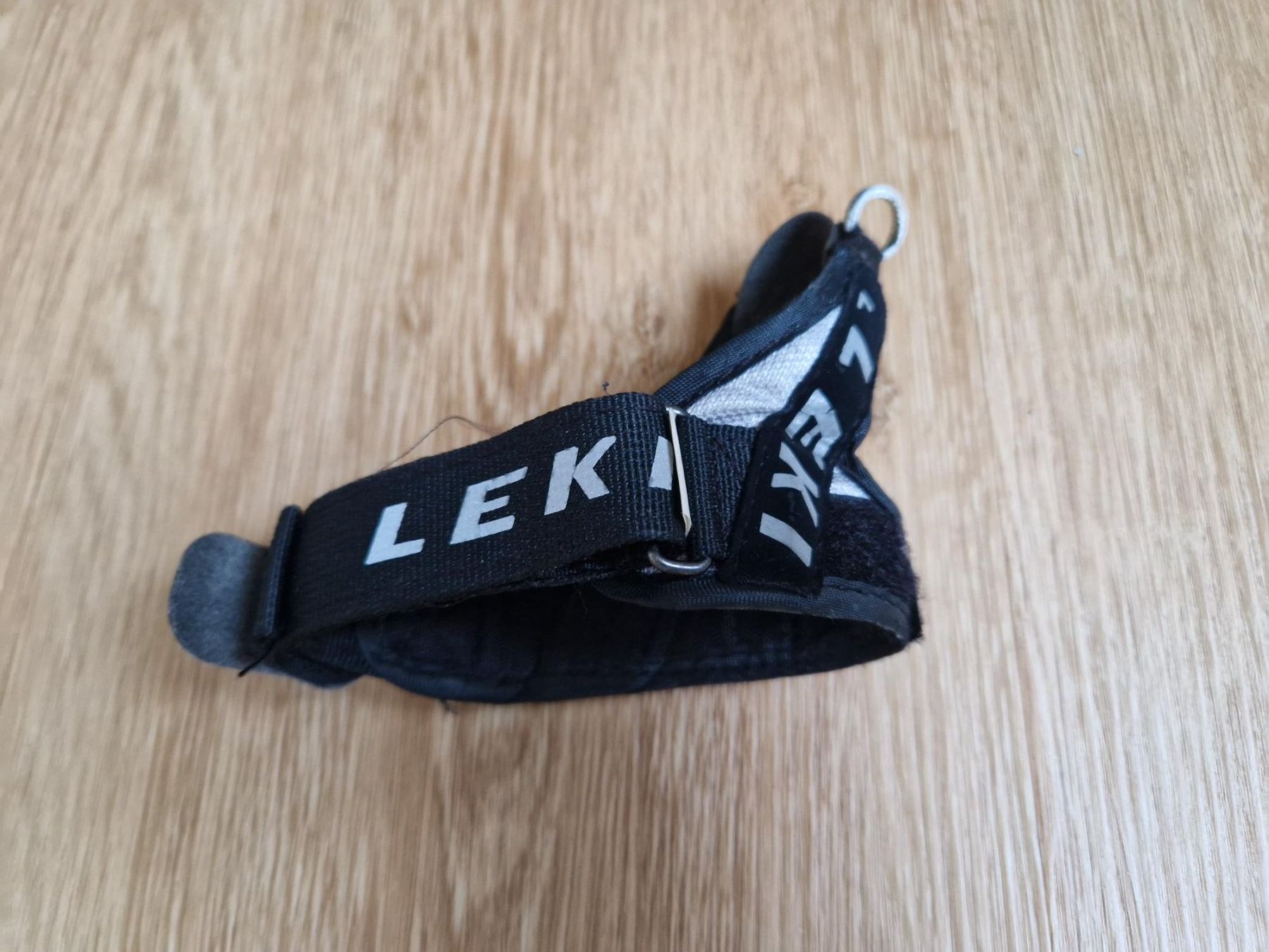 Leki Sci: LEKI Langlaufschlaufe M links – Usato da Zürich venduto da yro_qvz7