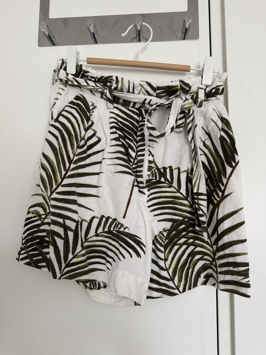 H&M Hosen: Linen tropical shorts  – Gebraucht aus Genève von chk_h2dy