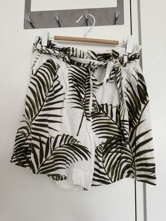 Linen tropical shorts 
