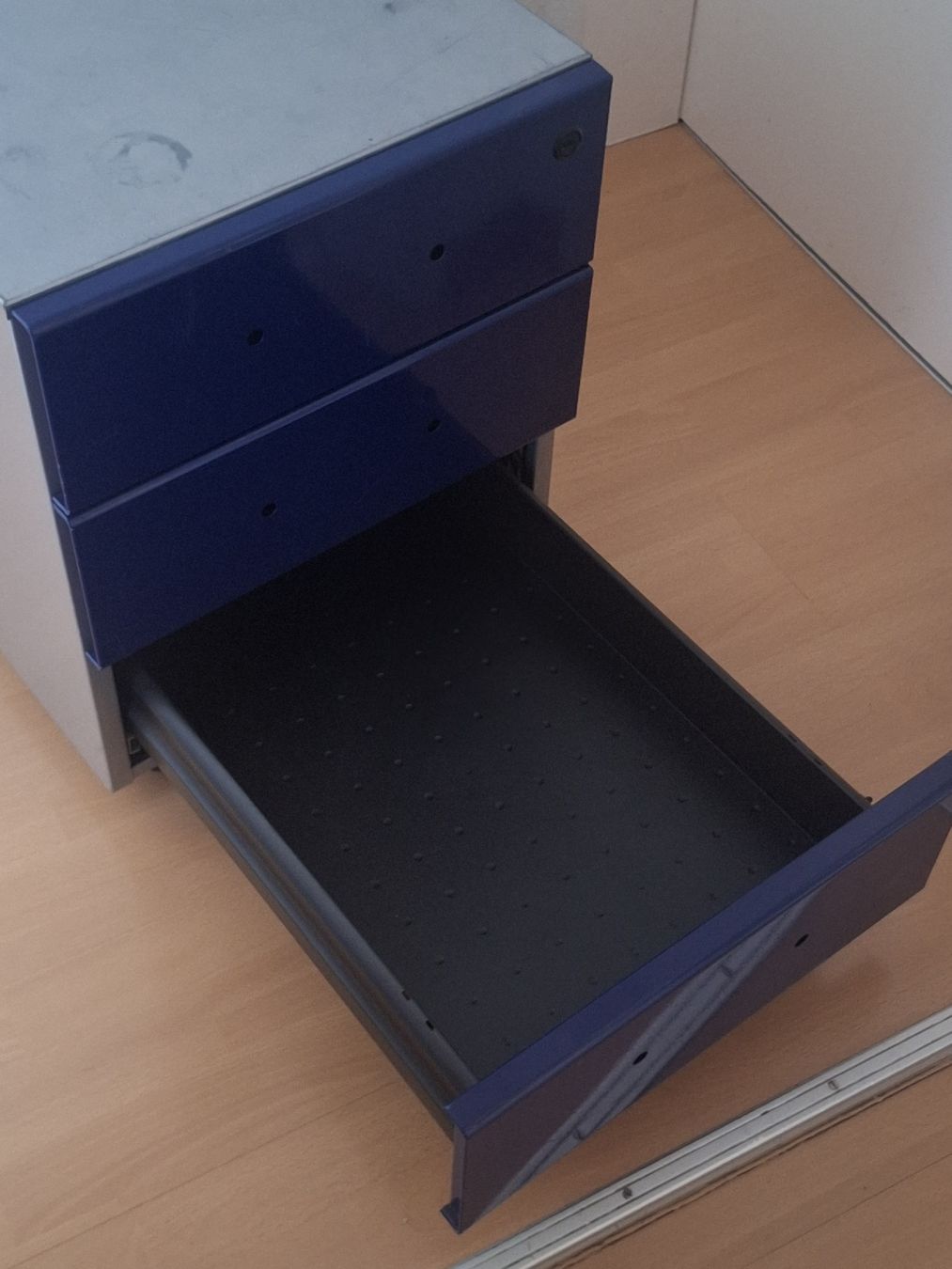 Banconi: Büro Korpus ab nur 1 Fr. !!! – Usato da Grüt (Gossau ZH) venduto da wisdomio7 6