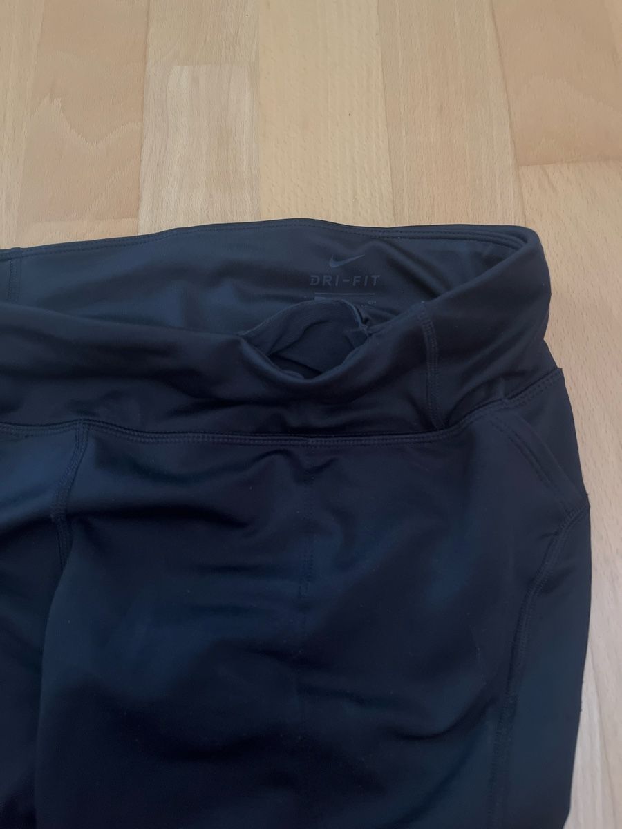 Nike Hosen: Tights – Neu (gemäss Beschreibung) aus Allschwil von nen_5t8g 4