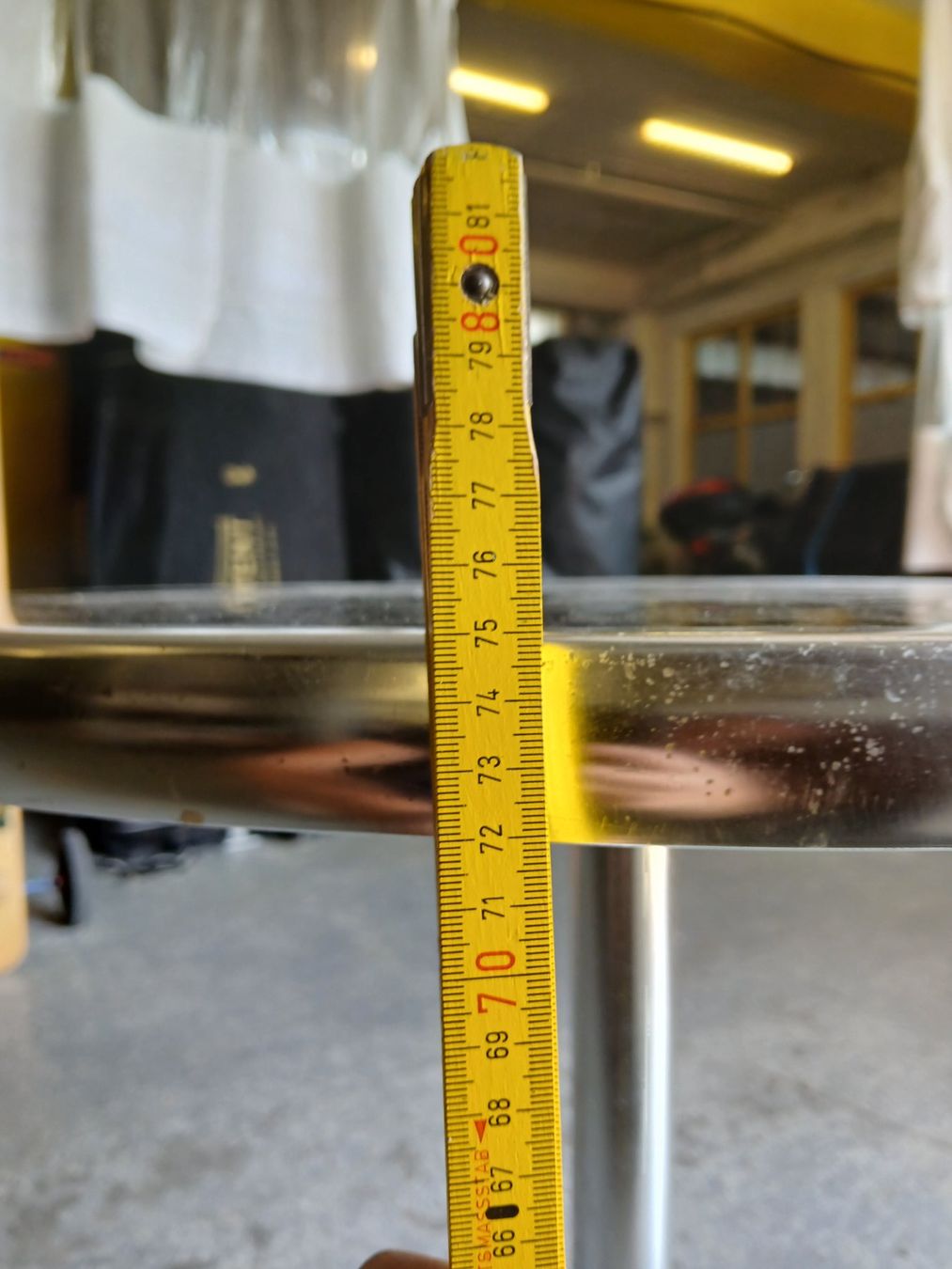 Tavoli: BISTROTISCH ALUMINIUM DURCHMESSER 80CM HÖHE 75CM – Usato da Eggenwil venduto da wydl 5