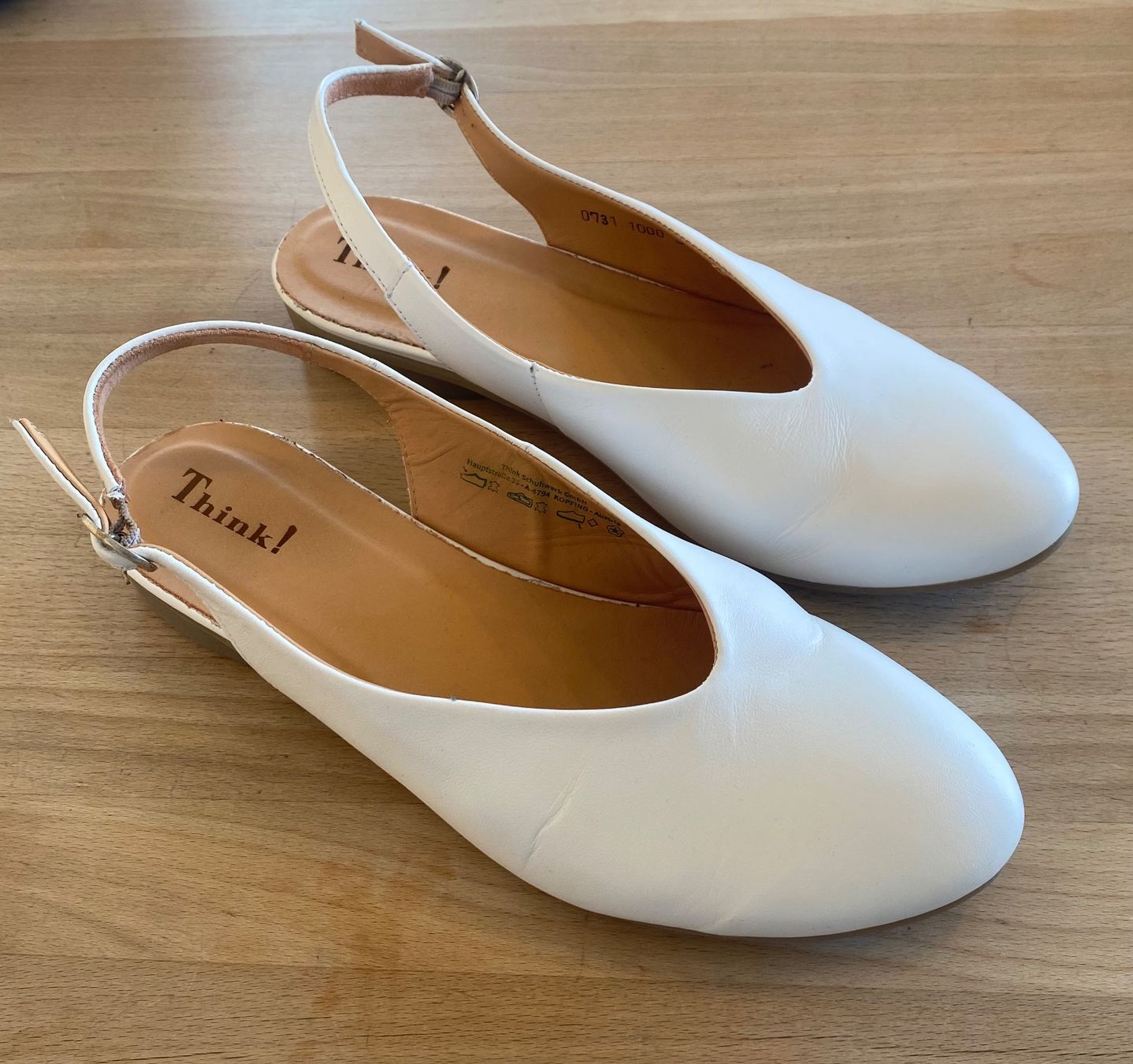 Think Scarpe da donna: Think! leather slingback shoes - white, size 43 – Nuovo (secondo la descrizione) da St-Légier-Chiésaz venduto da dav_5ryz