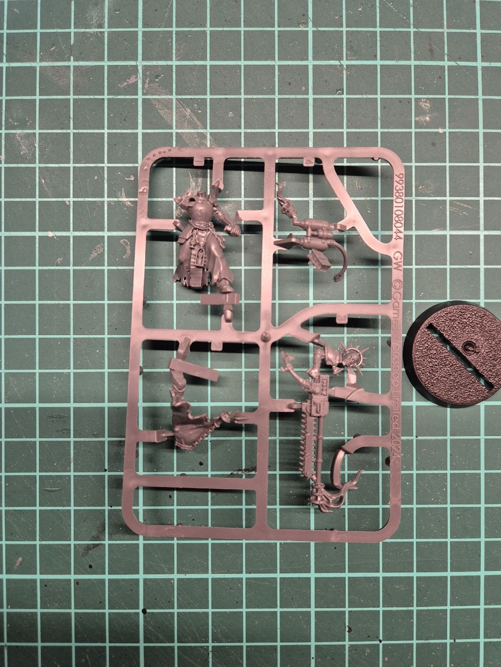 Modellbausätze & Standmodelle: Warhammer 40k - Ministorum Priest with Vindictor – Neu (gemäss Beschreibung) aus Zug von toetoe79 1