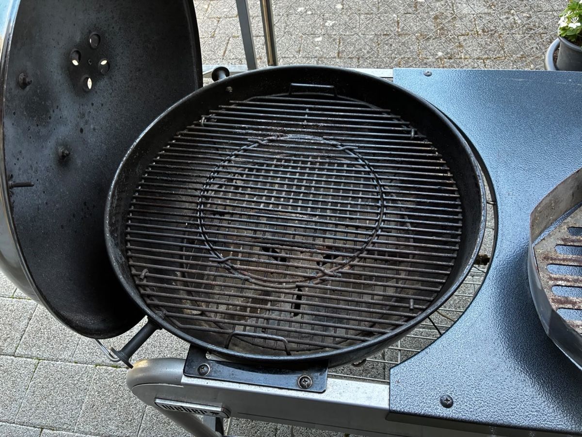 Griglie: Weber Performer Grill Kohlegrill mit Zubehör – Usato da Herzogenbuchsee venduto da Meeret 3