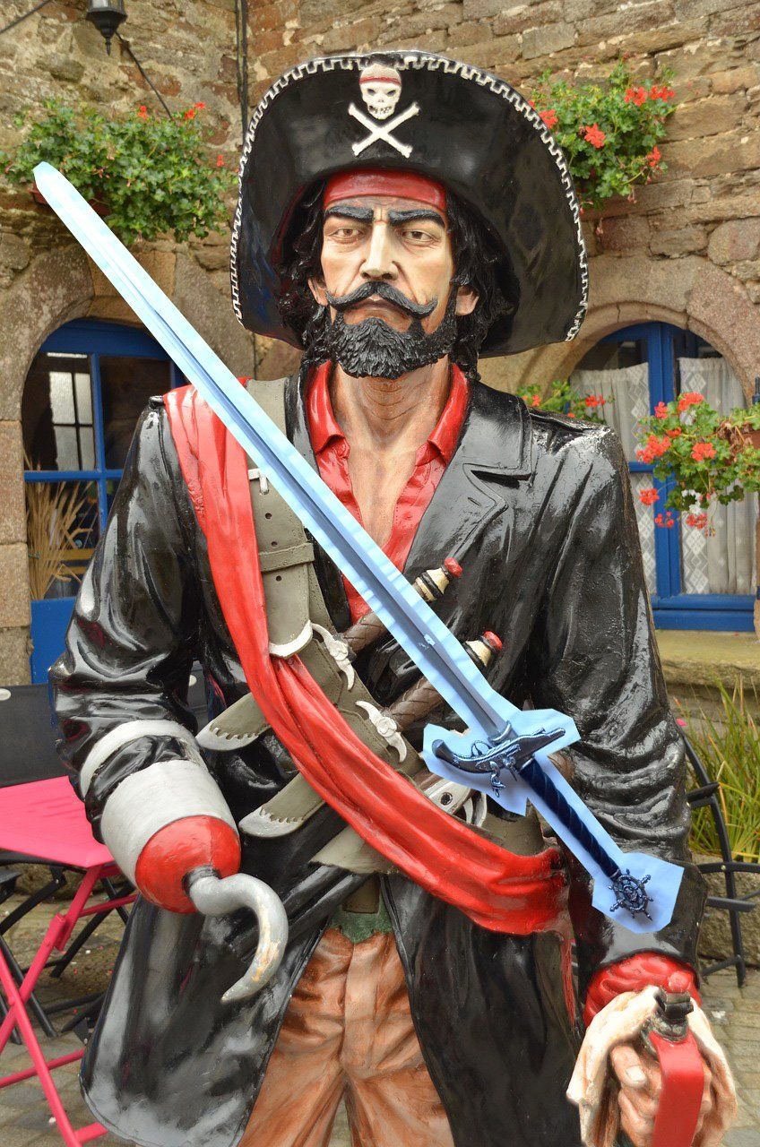 Autres collections & raretés: Epée de marin pirate – D'occasion à Granges-Paccot par aht_jwj9