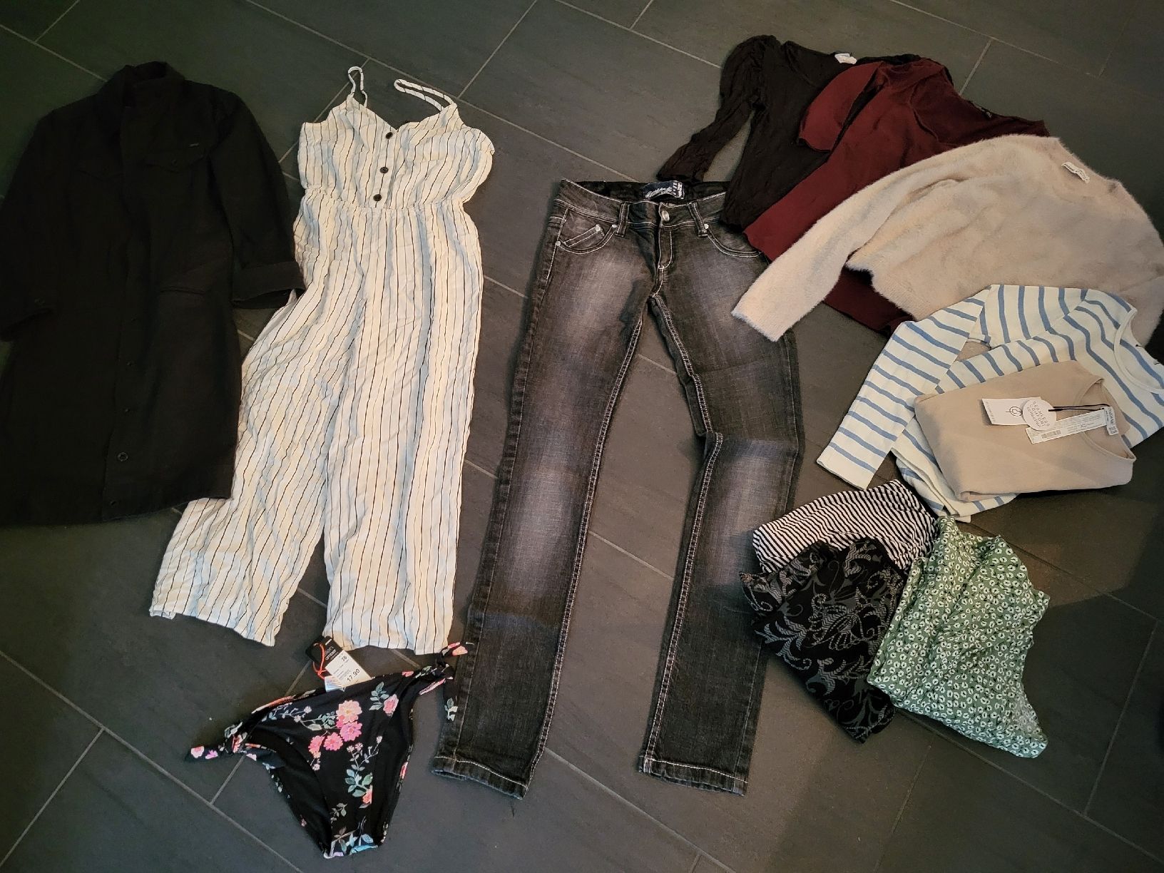 Lots de vêtements: Kleiderpaket - Versand möglich – D'occasion à Matzendorf par hauli2