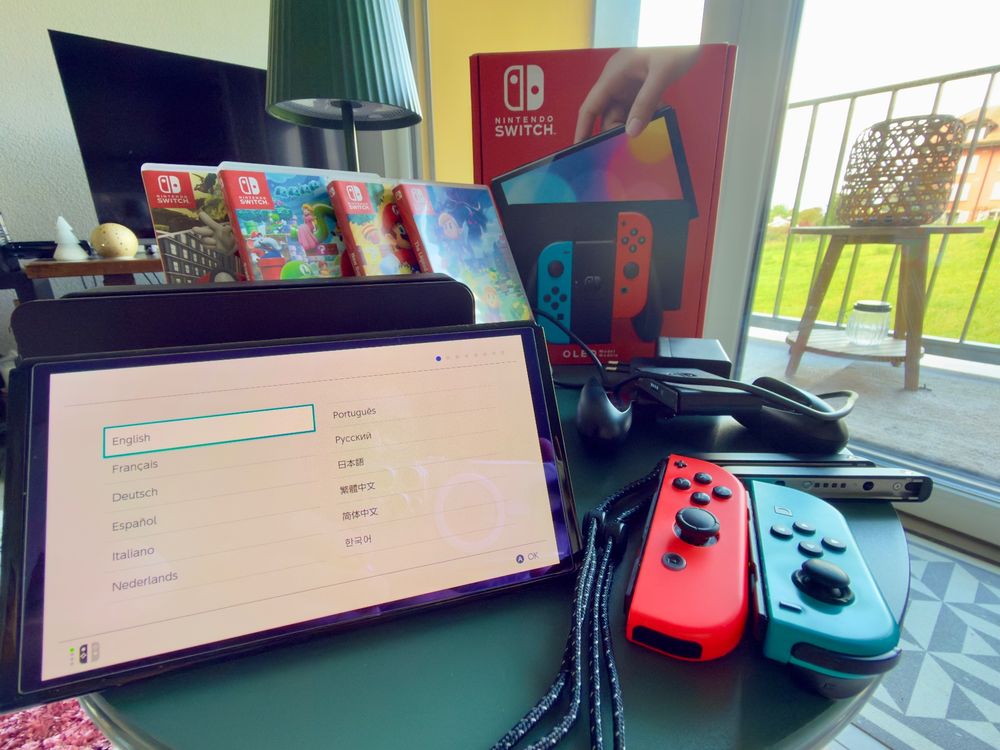 Zu verkaufen Nintendo Switch 1 OLED mit 4 Spielen (Gebraucht) in ...