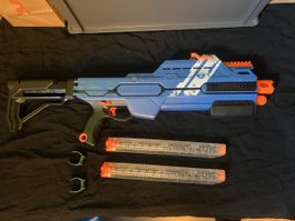 Nerf RIVAL Blaster in Blau mit 2 Stk. Stickmags dazu