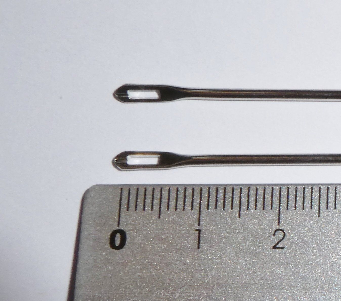 Tutte le macchine: für Strickmaschine mit 4,5 mm 2 Doppelnadeln*** – Usato da Siebnen venduto da Ra-la-ra-ol 2