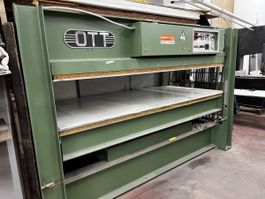 Furnierpresse