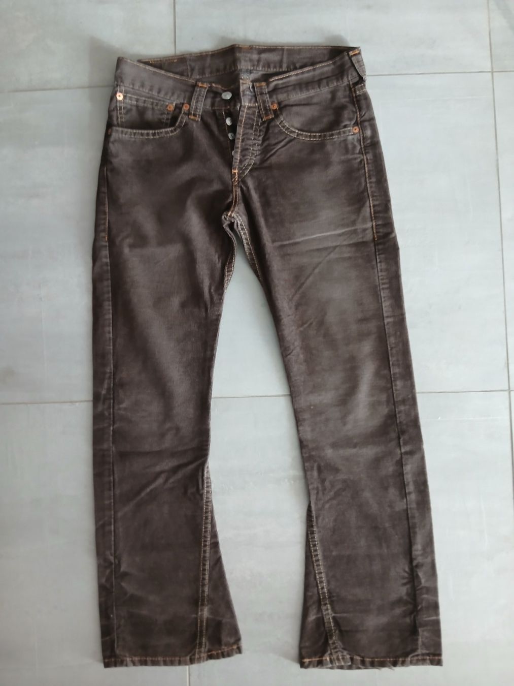 Jeans: Pantalons Levi's Strauss Cords boot cut Taille W34 L34 – Gebraucht aus Satigny von Asaksa 2