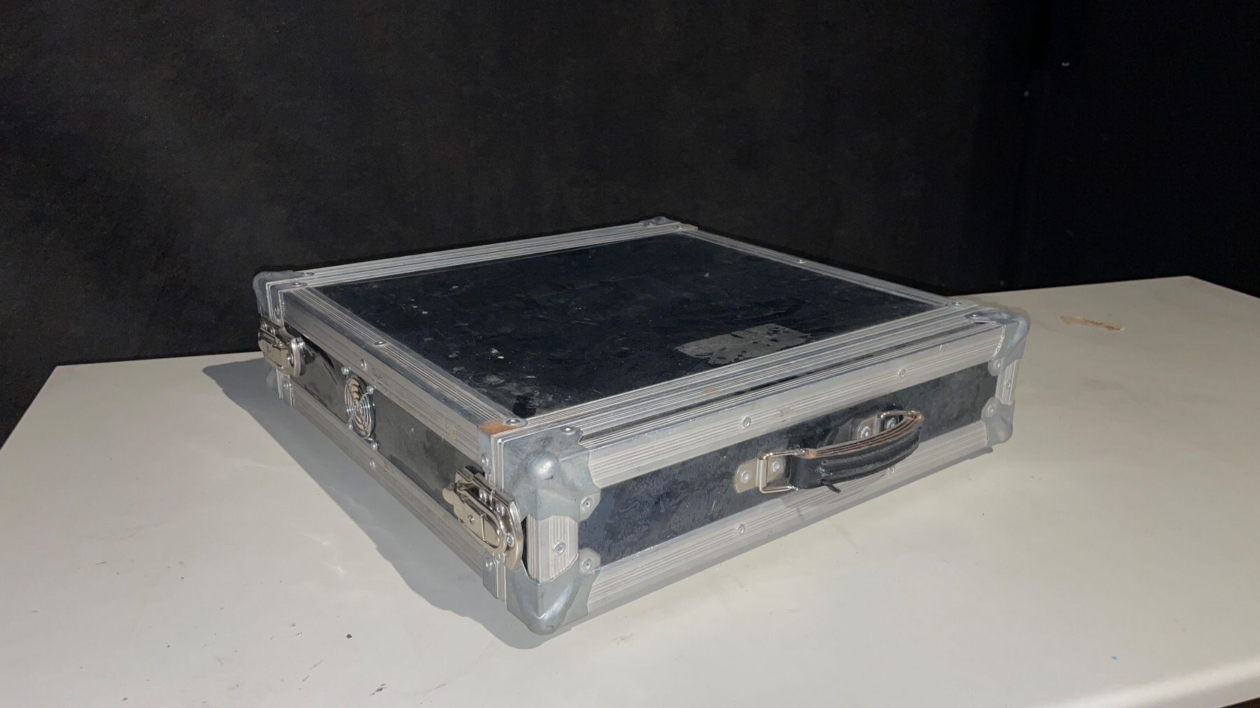 Autres accessoires: Flightcase 19 Zoll 2 HE gebraucht – D'occasion à Ehrendingen par Cyrilf99