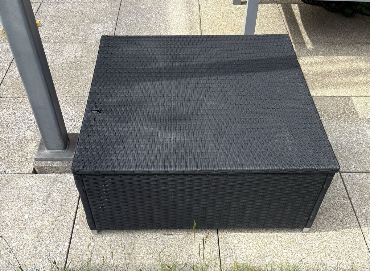 Tavoli: Quadratischer Rattan Loungetisch – Usato da Urdorf venduto da leoale 1