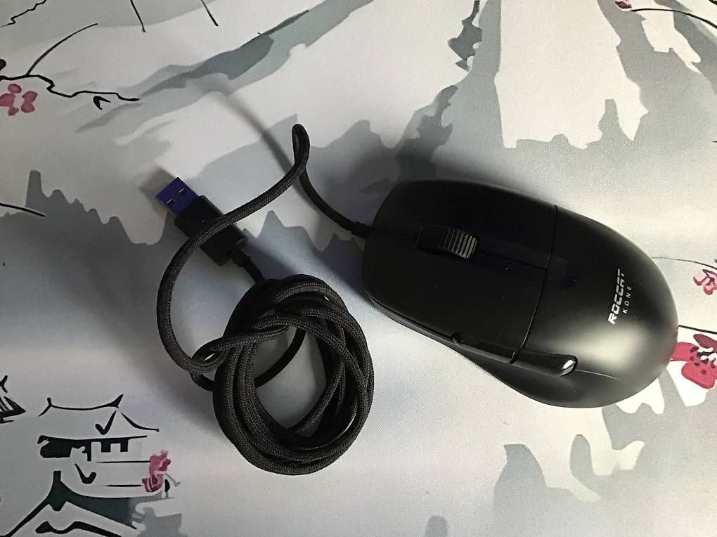 Roccat Maus: Roccat Kone Pro – Gebraucht aus Muttenz von ajfj 3