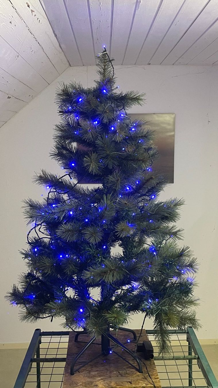Toutes les décorations: Künstlicher Weihnachtsbaum – D'occasion à Udligenswil par Quarz2002