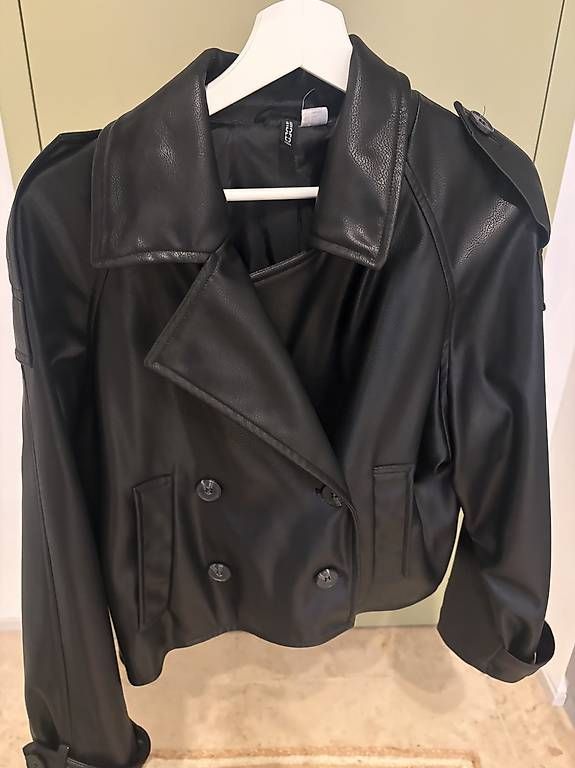 Jacken: Jacke  – Gebraucht aus Zürich von AJO91
