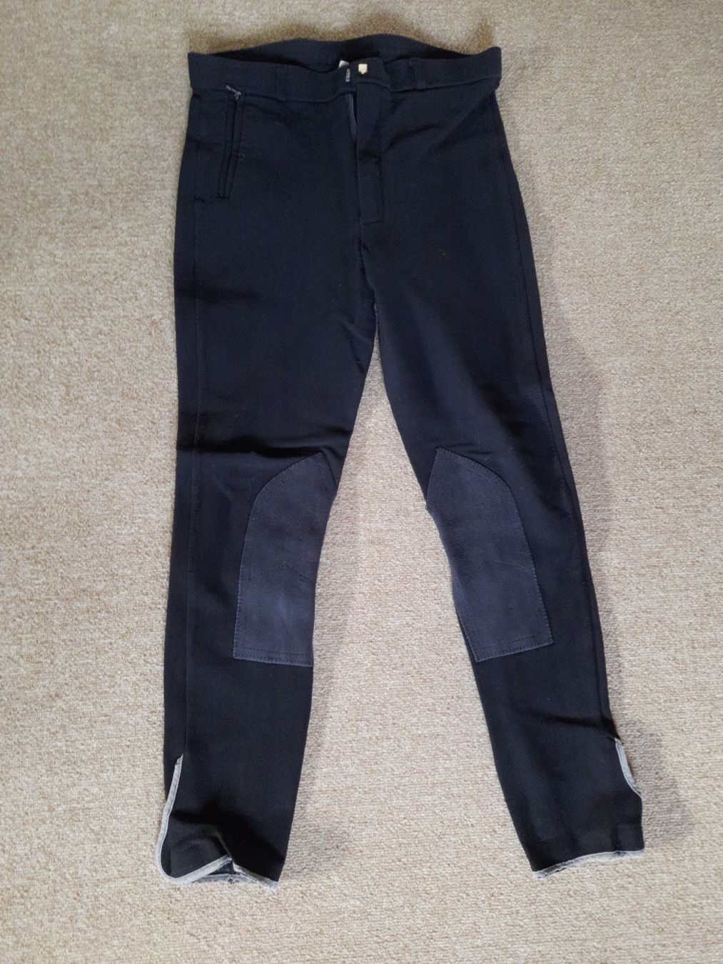 Pantaloni: Reithose schwarz gerippt, Gr. 176 – Usato da Nottwil venduto da mar_jqm7