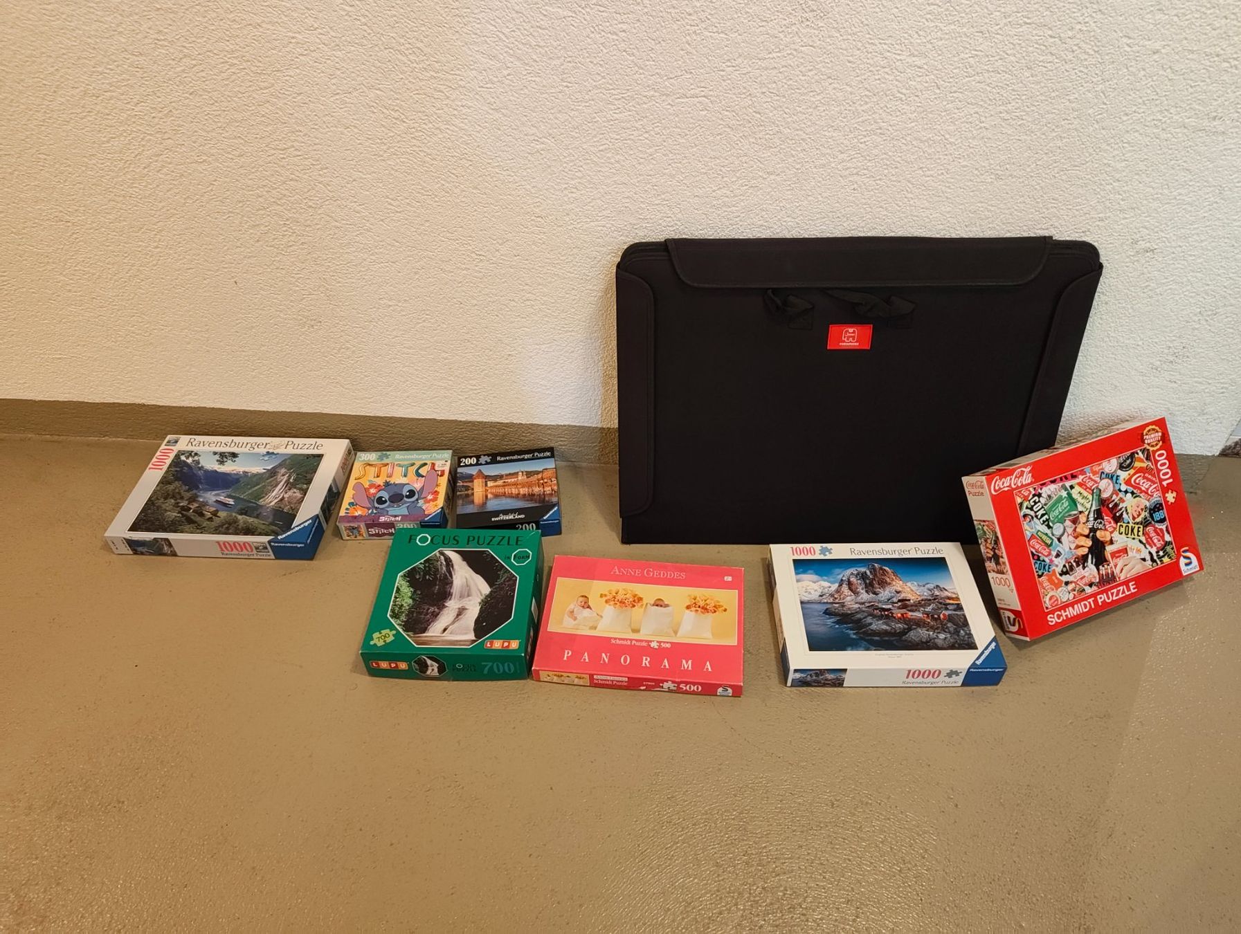Puzzles: Puzzle Sammlung und Puzzlematte – Gebraucht aus Langnau i. E. von Marger