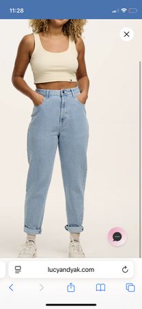 Dana - Mom Denim Jeans in Light Wash Blue