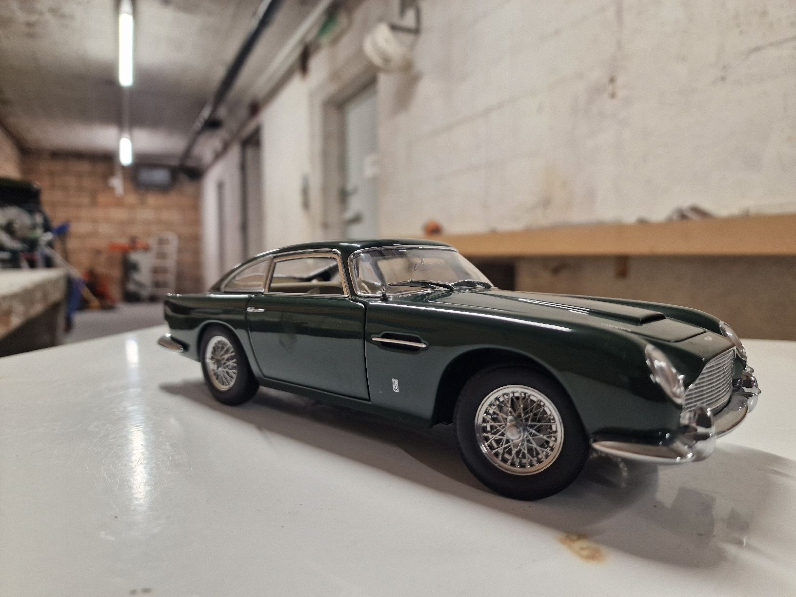 Autoart Modellautos:  Aston Martin DB5 autoart1:18 – Neu (gemäss Beschreibung) aus Alberswil von R21Turbo 1