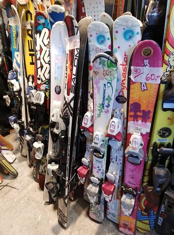 Skis: SKIS FREESTYLES  – D'occasion à Leysin par Liquidation-404 9