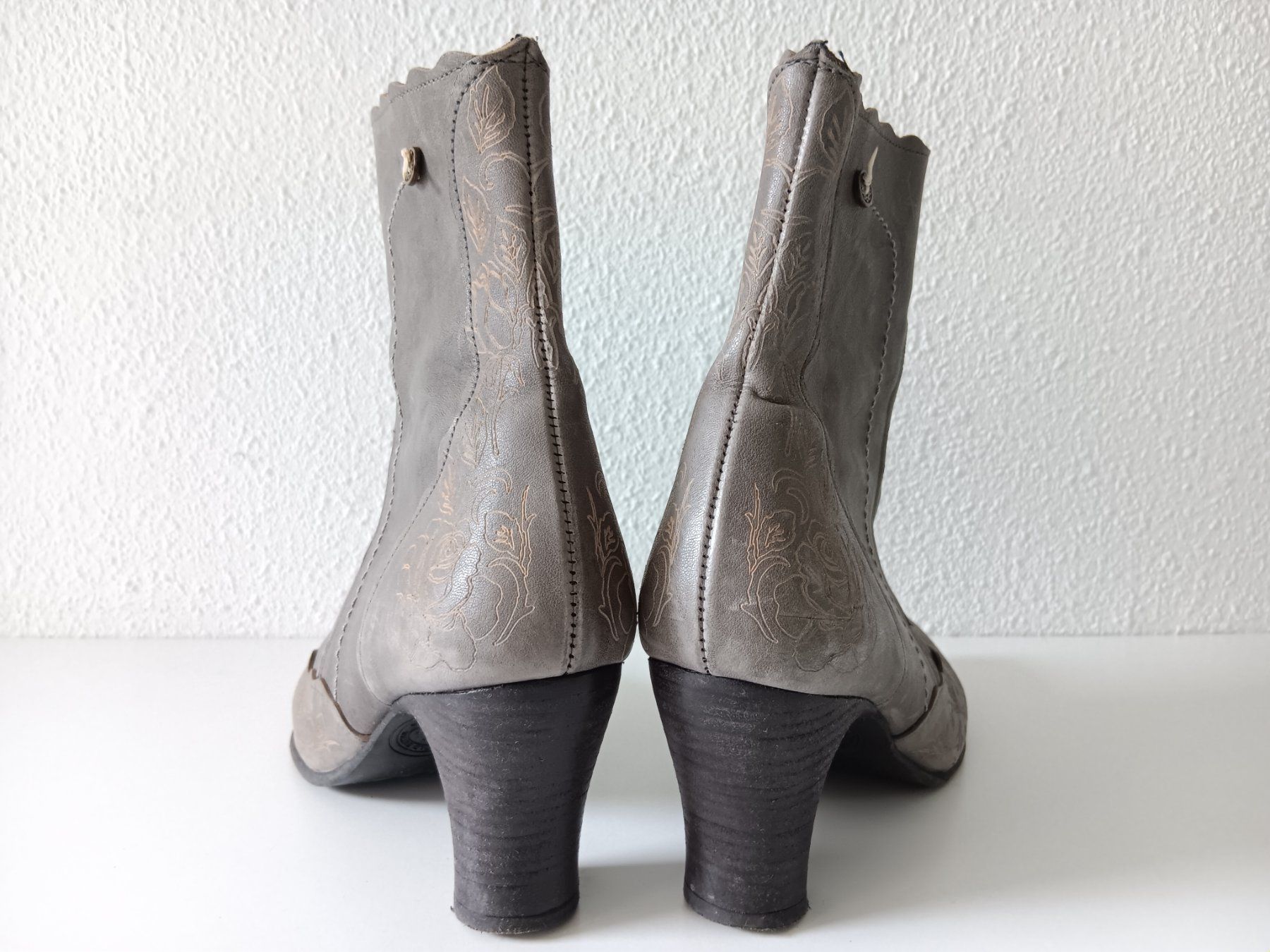 Scarpe da donna: GOLD BUTTON Bottines / Stiefeletten pointure / Nummer 35 – Usato da Cossonay-ville venduto da Super-Price-Quality 3