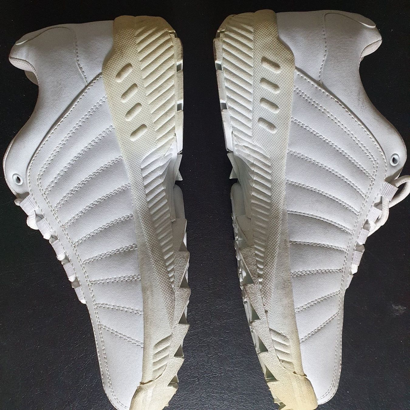 Herrenschuhe: AIR Shoe 46 weiss Sneaker – Gebraucht aus Zürich von haitimarasa