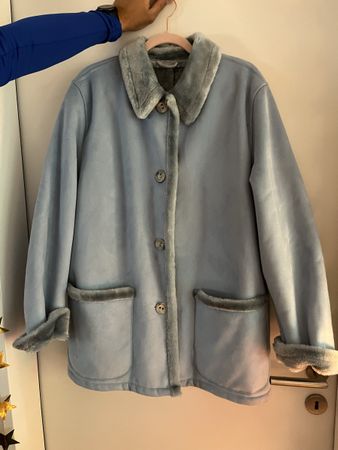 Winter Jacke, hellblau mit Fellimitat, Top Zustand
