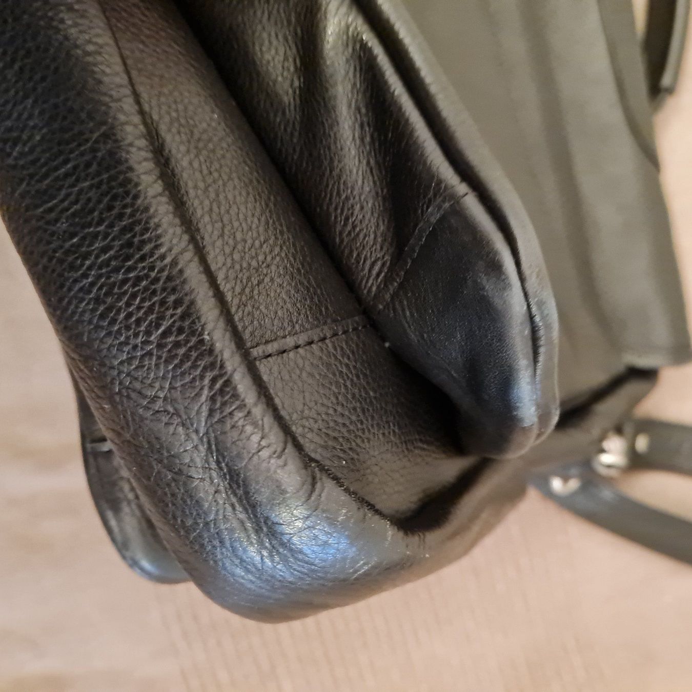 Borse: Laptop Tasche Leder Schwarz – Usato da Turgi venduto da vivizz 4