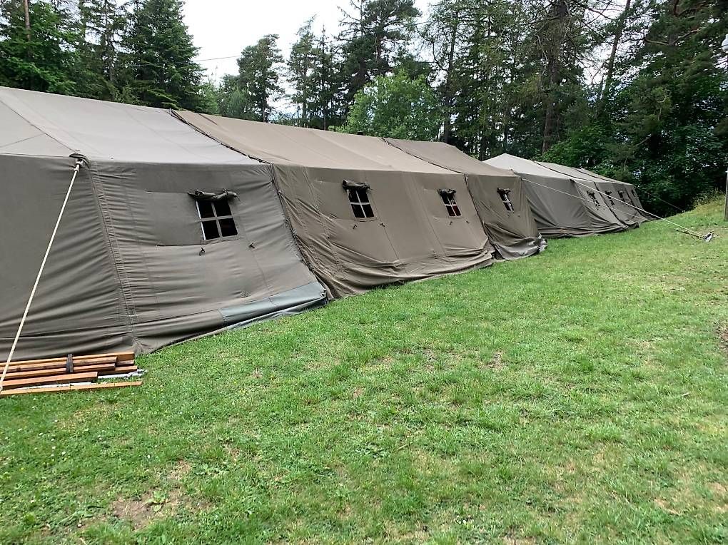 Tentes & Pavillons: Tente hôpital – D'occasion à Clèbes (Nendaz) par Manu025 2
