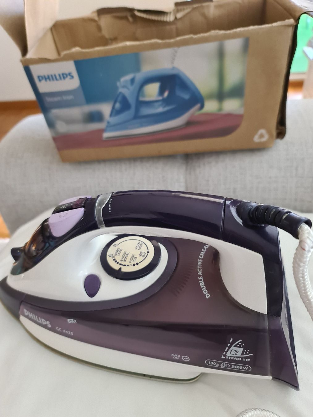 Philips Ferri da stiro: Dampfbügeleisen Philips GC 4420 – Usato da Thun venduto da erh_fs86