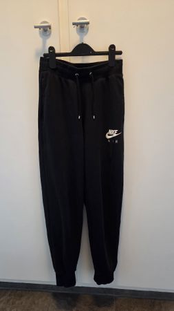 Nike Air high waist Jogginghose schwarz, XS/34
