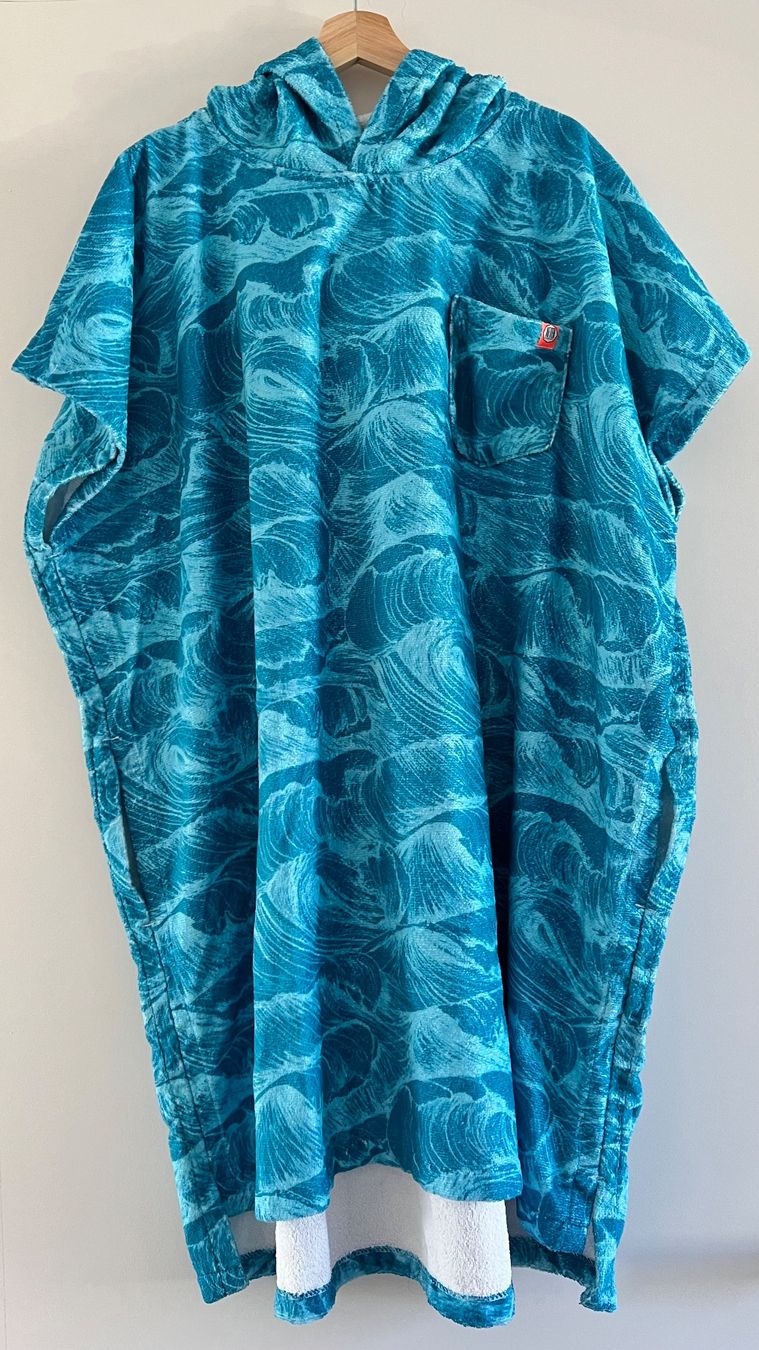 Accappatoi: After Essentials Surfer Poncho (One Size) – Nuovo (secondo la descrizione) da Zürich venduto da Mel_Meli
