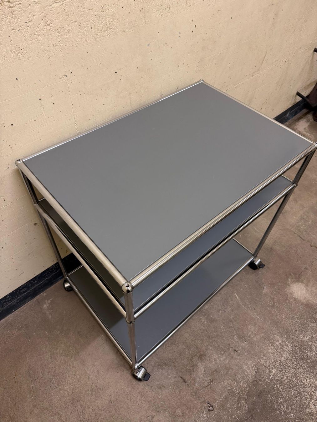 USM Comodini: Original USM Rolltisch – Usato da Tann venduto da kristi8282 3