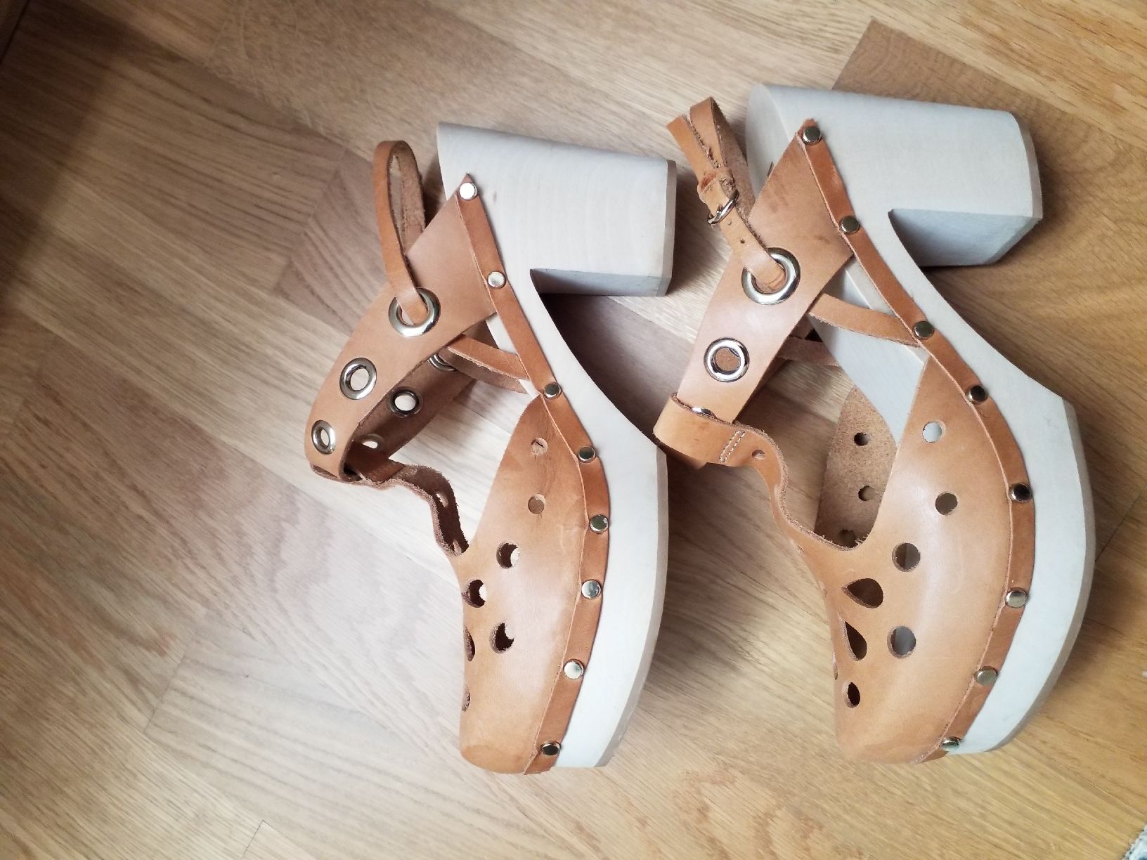 Scarpe da donna: RED VALENTINO shoes – Usato da Luzern venduto da _Lobster_ 1