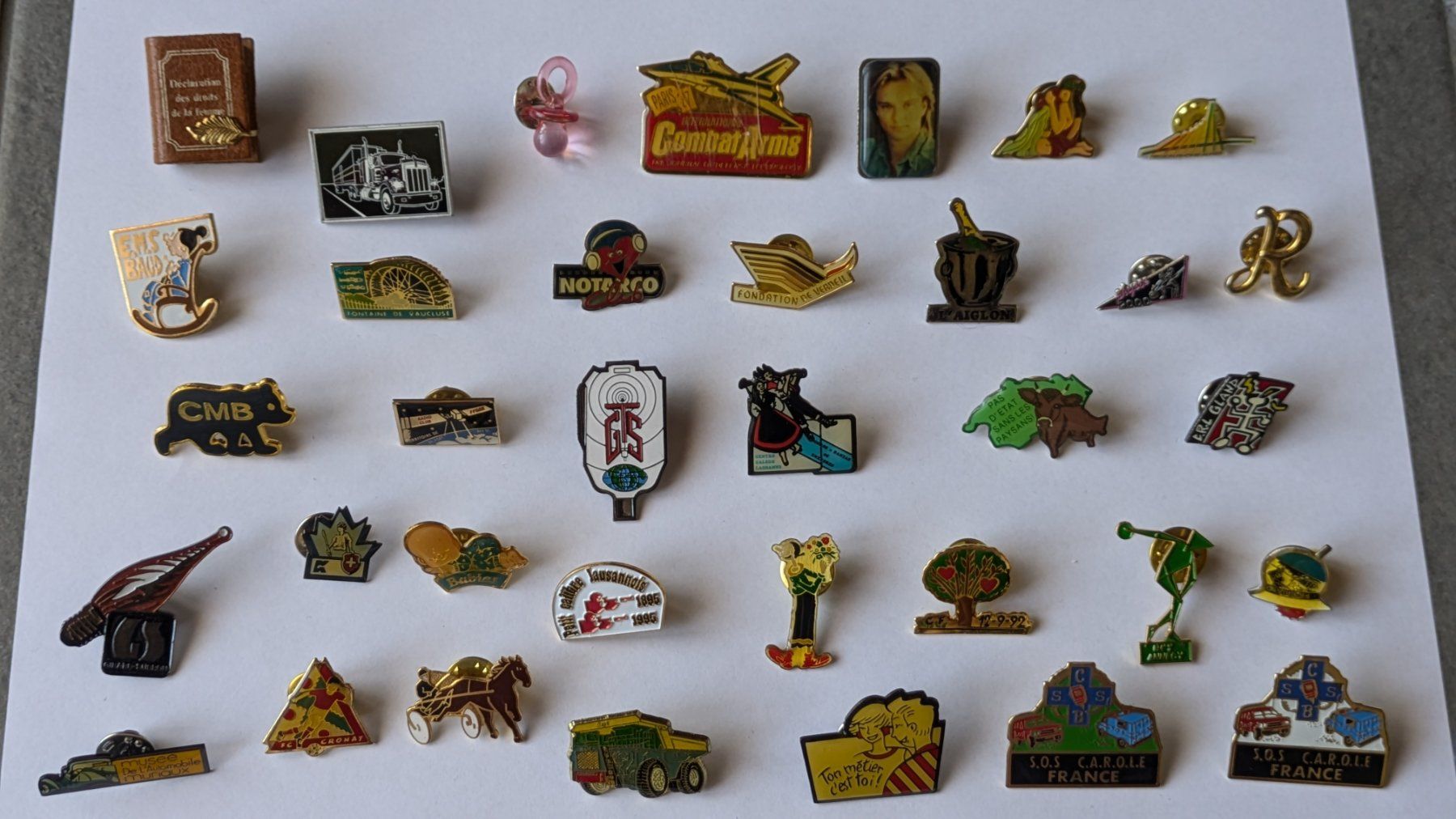 Placchette & Badge: Pin's collection – Usato da Estévenens venduto da Rockingirl