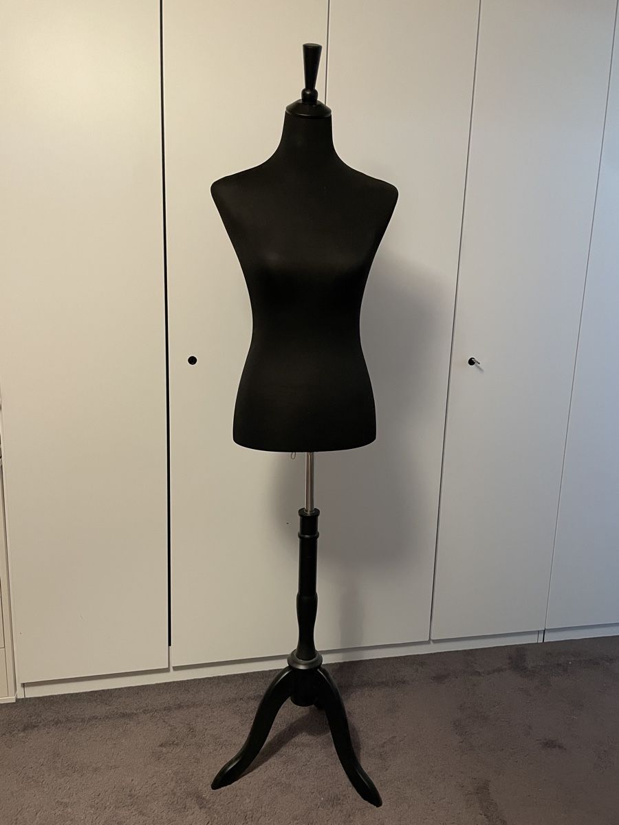 Equipement de magasin & Foires: Schneiderpuppe Damenbüste Gr.36/38 – Neuf (Voir description) à Fahrwangen par jus_5lz7