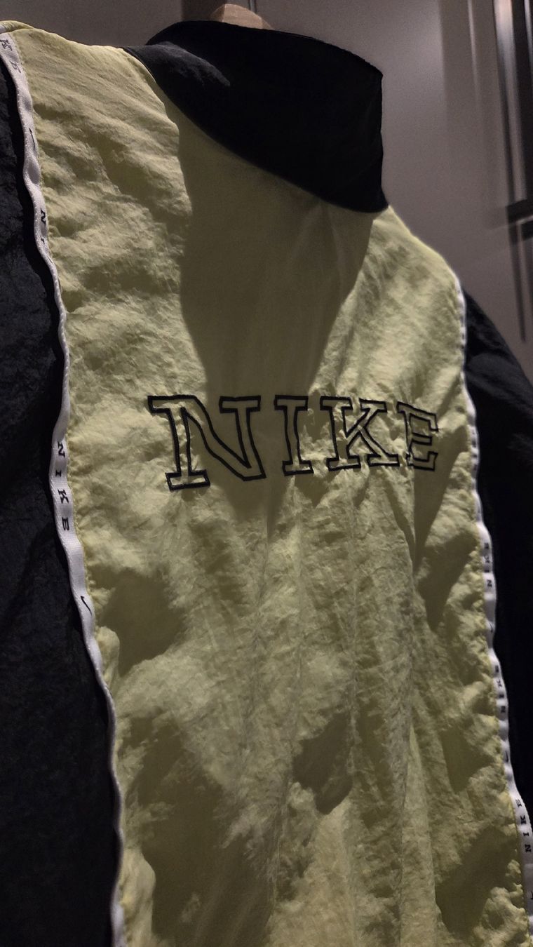 Nike Giacche: Nike Vintage Jacke – Usato da Tentlingen venduto da Damlaja 3