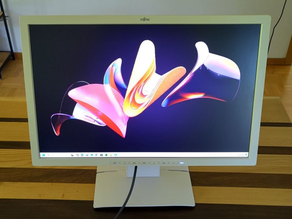 Fujitsu Ecrans: FUJITSU 24" Bildschirm – D'occasion à Studen SZ par Kev_2sp2