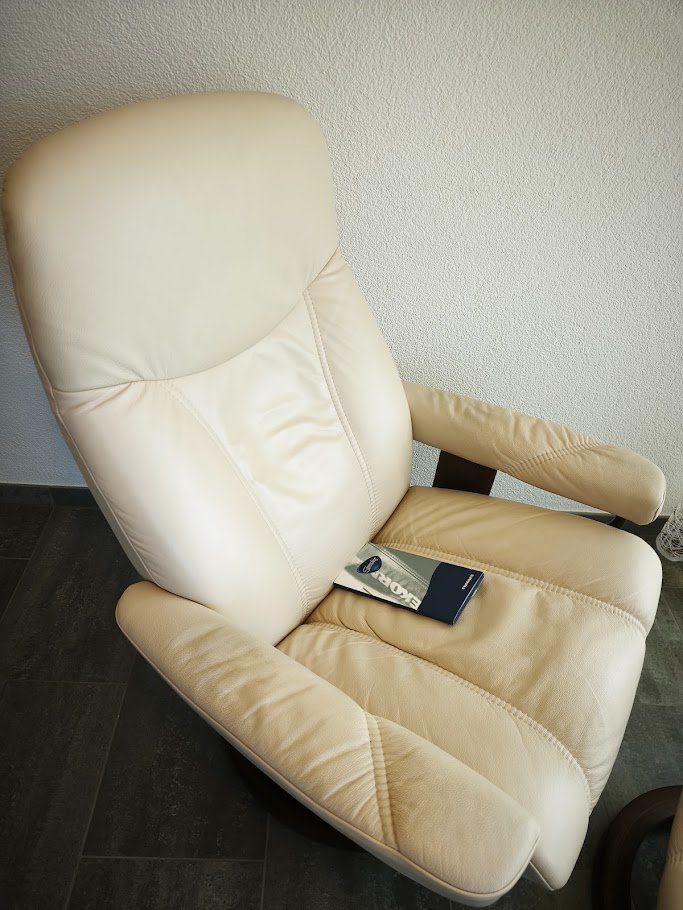 Stressless Sessel: Stressless Relax Sessel mit Hocker Leder Creme – Gebraucht aus Toffen von Immo-Erben 1