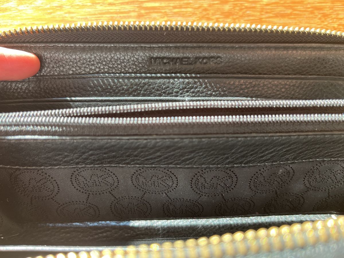 Michael Kors Portamonete: Portefeuille Michael Kors noir – Usato da Stallikon venduto da lasm 5