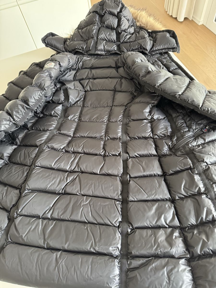 Moncler Mäntel: Monclair Daunenmantel mit Fellkragen – Gebraucht aus stachen von Esther09 4