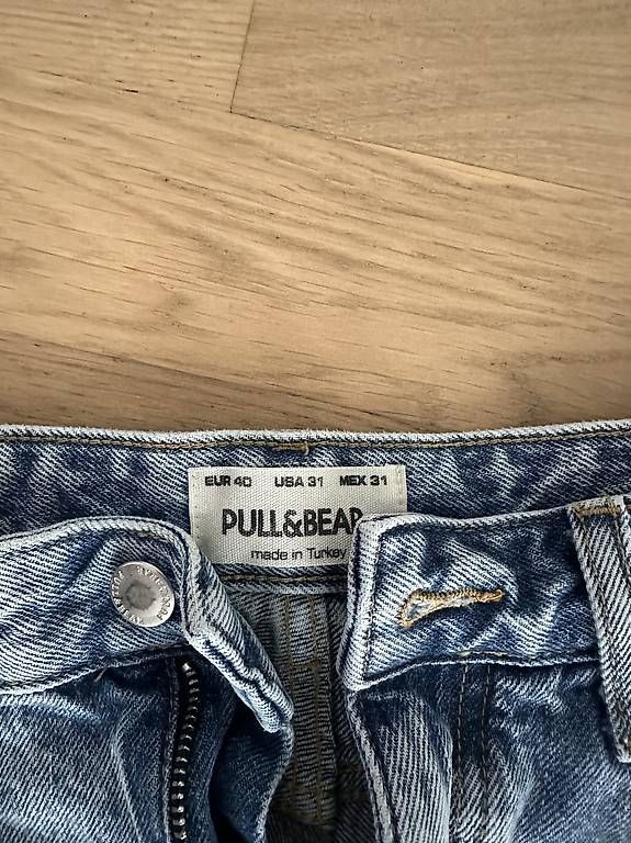 Pull&Bear Jeans: Pull & Bear Jeans Shorts – Usato da Luzern venduto da NunoFernandes 1